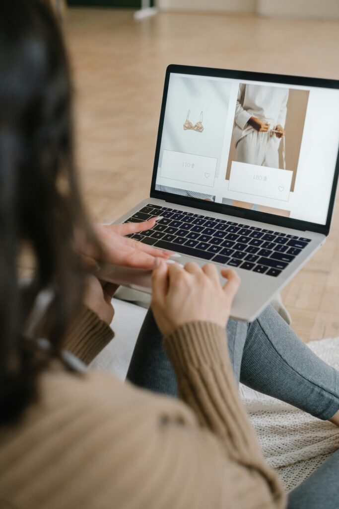tarifas diseño para webs en valencia - chica portatil